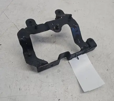 Autres pièces compartiment moteur