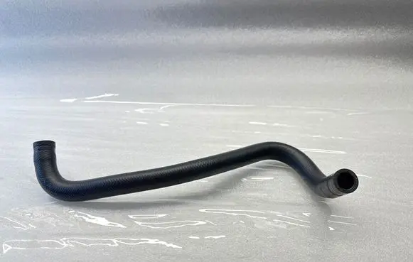 Mercedes-Benz CLK A209 C209 Engine coolant pipe/hose 