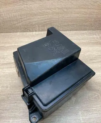 Mazda Premacy Fuse module 339K24 379K29