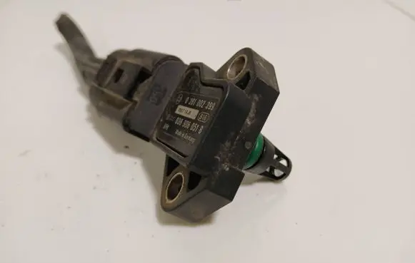 Audi A6 S6 C6 4F Air pressure sensor 038906051B 0281002399