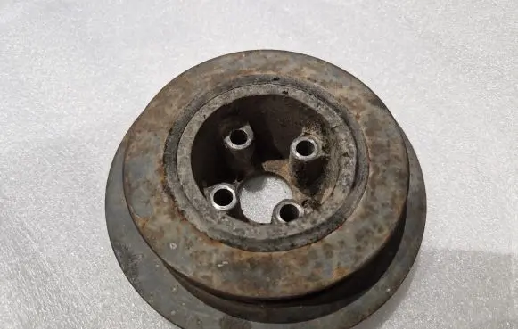 Volkswagen Golf II Crankshaft pulley 068105243A GTD