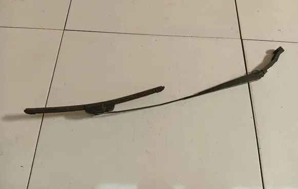 Honda Jazz Front wiper blade arm U6502