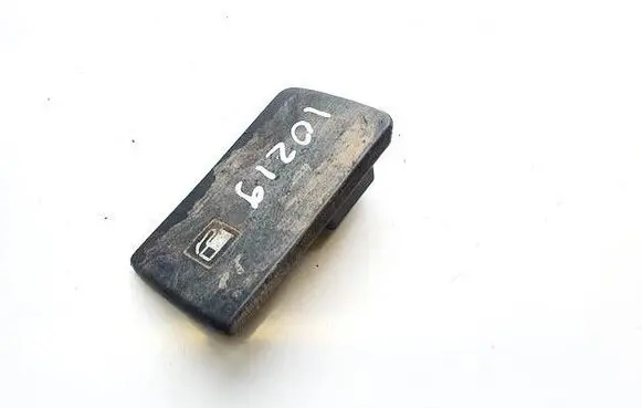Subaru Outback Fuel tank opening switch 