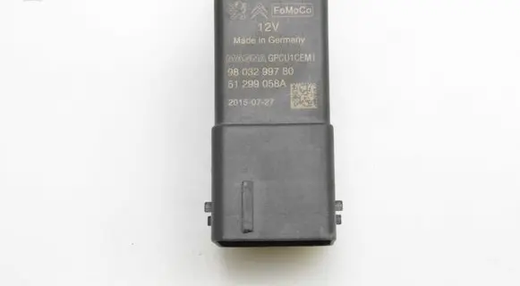 Ford Mondeo MK V Glow plug pre-heat relay 9803299780