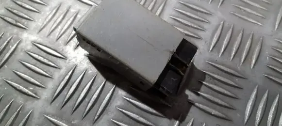 Mazda 121 Other relay b09267830