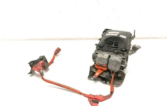 Voltage converter inverter