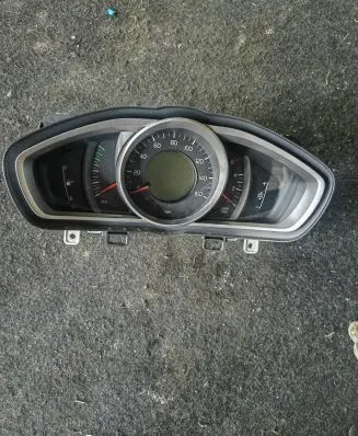 Volvo V40 Speedometer (instrument cluster) 31412877