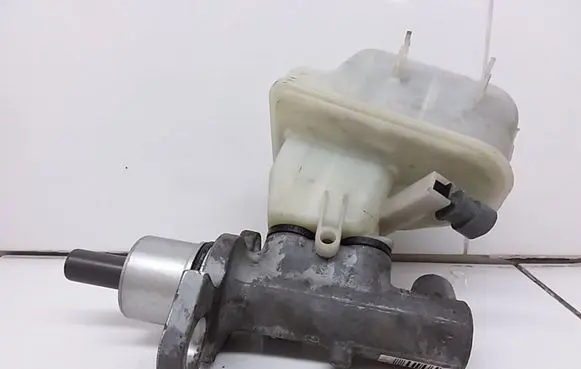 Opel Signum Master brake cylinder 320670701