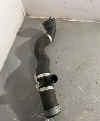 Mercedes-Benz C AMG W205 Engine coolant pipe/hose A2055017684