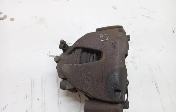 Opel Zafira B Front brake caliper