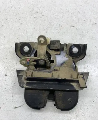 Audi A4 S4 B5 8D Tailgate/trunk/boot lock/catch/latch 8D9827505E