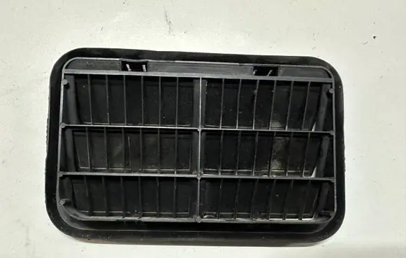 Ford Explorer Quarter panel pressure vent 