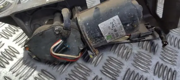 Renault Twingo I Wiper motor 53545702