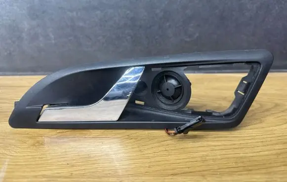 Skoda Octavia Mk2 (1Z) Front door interior handle 1Z0035411P