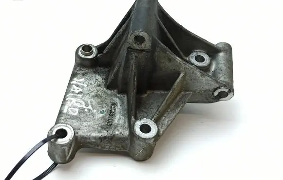 Jaguar XJ X308 Power steering pump mounting bracket NCA8301AB