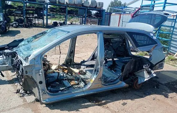 Toyota Auris E180 Front quarter panel