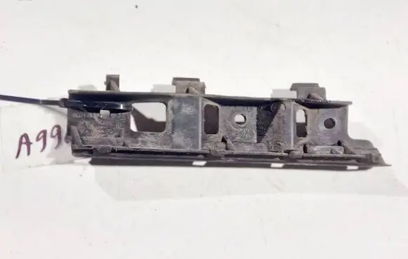 Front bumper mounting bracket