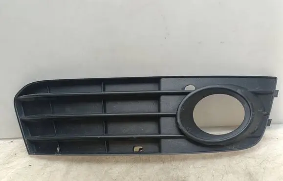 Audi A4 S4 B8 8K Front fog light trim/grill 8K0807682A