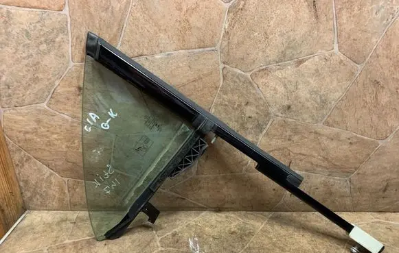 Mercedes-Benz CLA C117 X117 W117 Rear vent window glass A1177300118