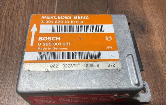 Mercedes-Benz E W124 Airbag control unit/module 0048201810 0285001031