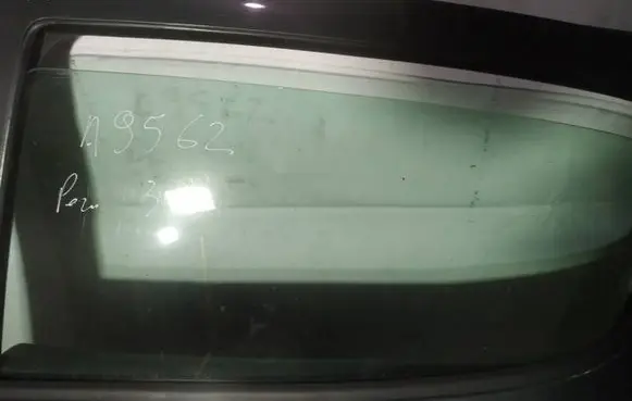 Peugeot 308 Rear door window glass as2