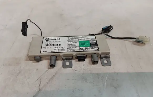 BMW 5 E39 Aerial antenna amplifier 8380685