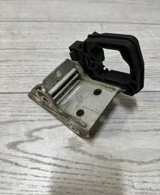 BMW 5 F10 F11 Radiator mount bracket 7186513 7211161 7207151
