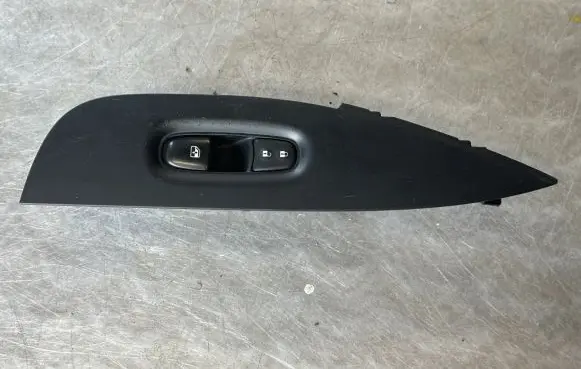 Nissan Qashqai Electric window control switch 809604EH0AX