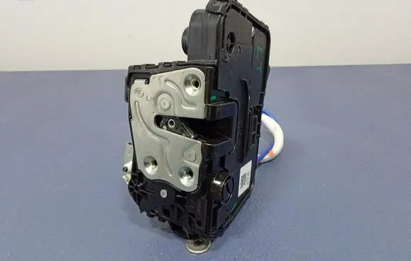 KIA Sportage Rear door lock 81410R2000