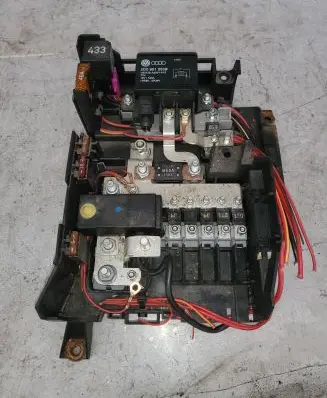 Volkswagen Touareg I Fuse module 7L0937548A
