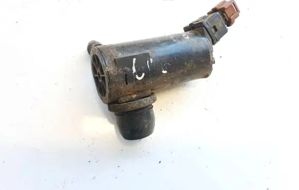 Volvo C70 Windscreen/windshield washer pump 9169611 060210-3950