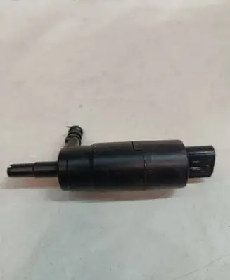 BMW 5 E60 E61 Headlight washer pump 837743001