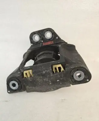 Volvo S60 Engine mount bracket 31686885