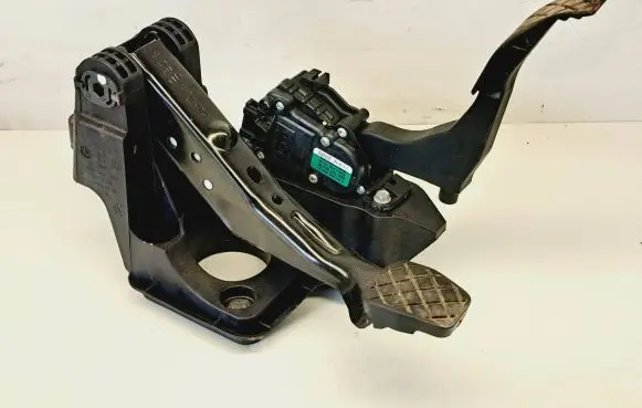 Skoda Fabia Mk2 (5J) Pedal assembly 6R1721058 6Q1721503M