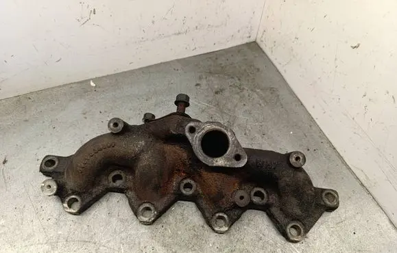Opel Astra J Exhaust manifold 898053880