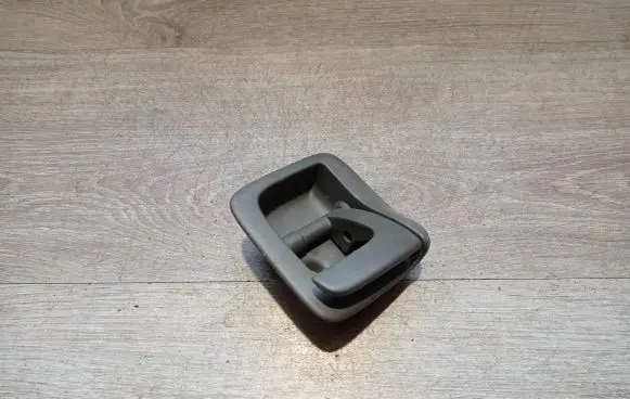 Engine bonnet (hood) release handle