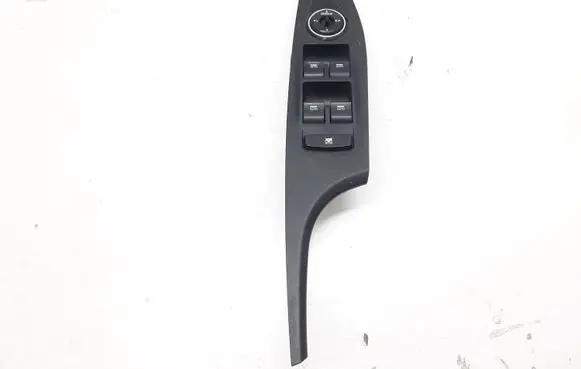 Hyundai i40 Electric window control switch 935703Z300 39R4911000