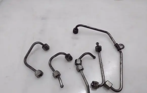 Opel Mokka Fuel injector supply line/pipe 
