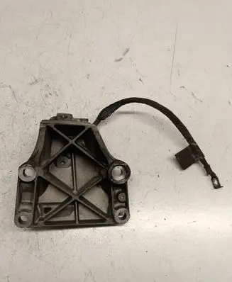 BMW 3 E90 E91 Engine mounting bracket 6770049