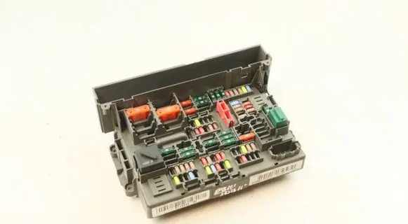 BMW 3 E92 E93 Fuse module 9119444 90105498