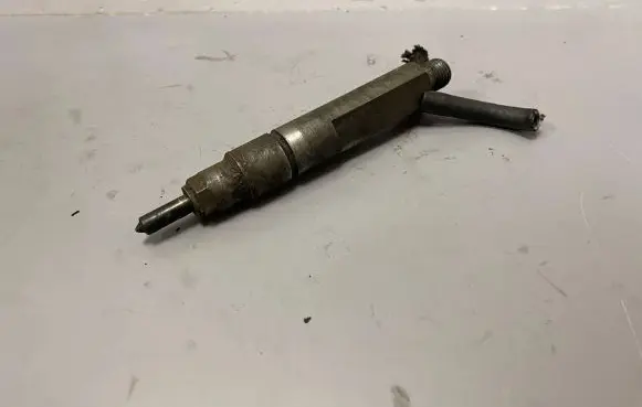 Audi A4 S4 B5 8D Fuel injector 028130201T