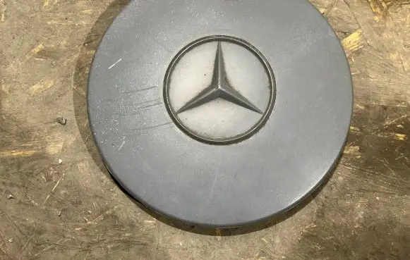 Mercedes-Benz Vito Viano W638 Original wheel cap 6384010325