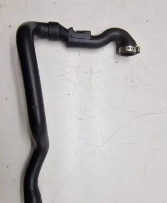 Volvo S60 Breather/breather pipe/hose 8670008