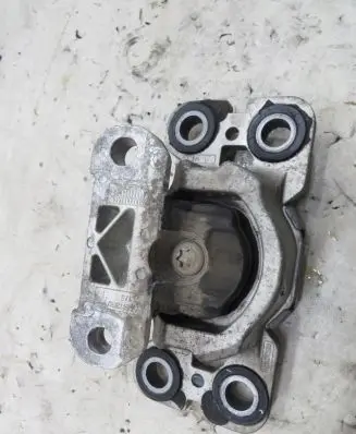 Volvo XC60 Engine mount vacuum valve 