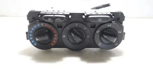 Opel Corsa E Interior fan control switch 