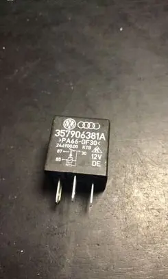 Audi A4 S4 B5 8D Other relay 357906381A