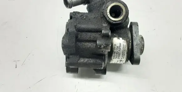 Skoda Superb B5 (3U) Power steering pump 8D0145177D
