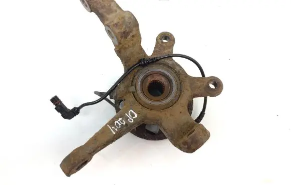 Mercedes-Benz B W245 Front wheel hub spindle knuckle A1695401117