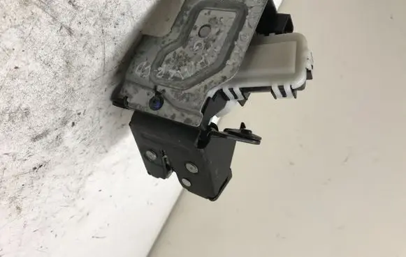 Mazda 6 Tailgate/trunk/boot lock/catch/latch C6728