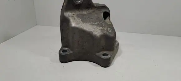 Lancia Thema Engine mount bracket 04726018AC
